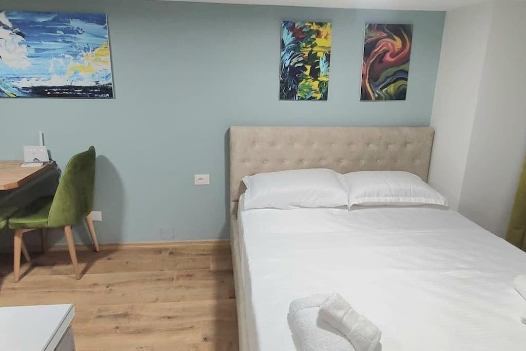 Aqua Gem * Tirana