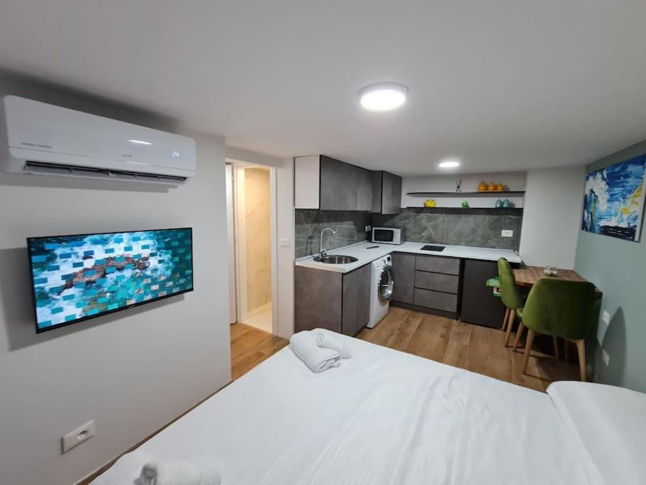 Aqua Gem Apartment *